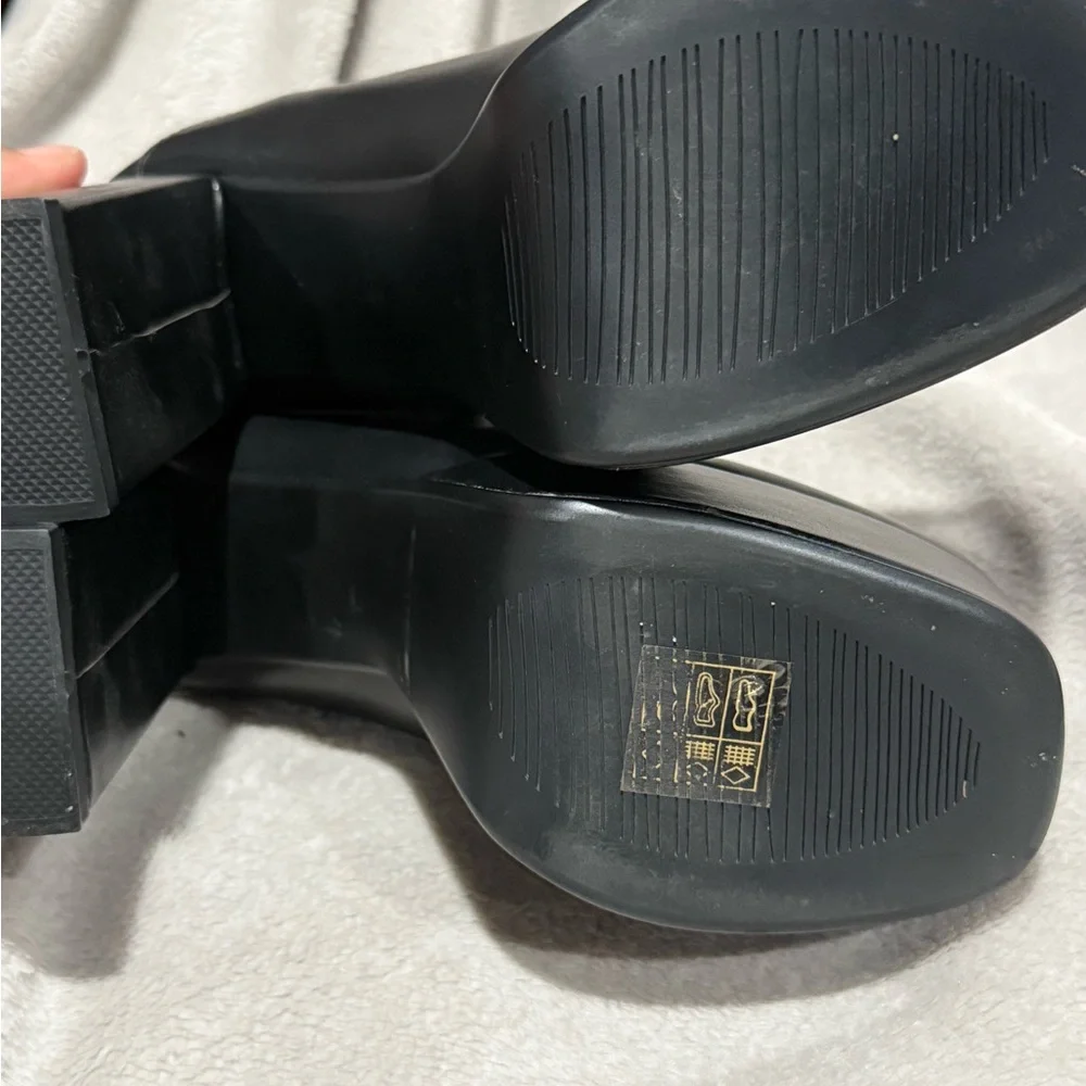 LAMODA Black Platform Ankle Boots - Picture 6 of 7